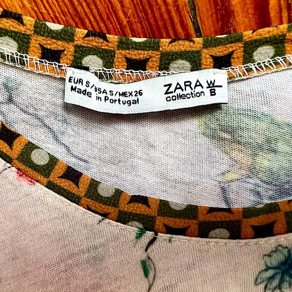 Gorgeous ZARA COLLECTION Top - Size Small - Picture 4 of 11